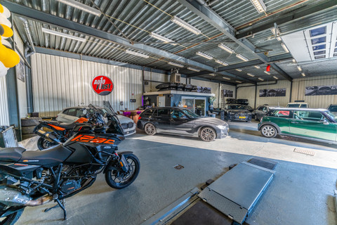 AutoFirst Autobedrijf Steenman